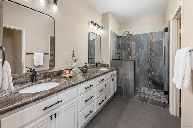 3769 Carmel View Rd 2, San Diego, CA 92130