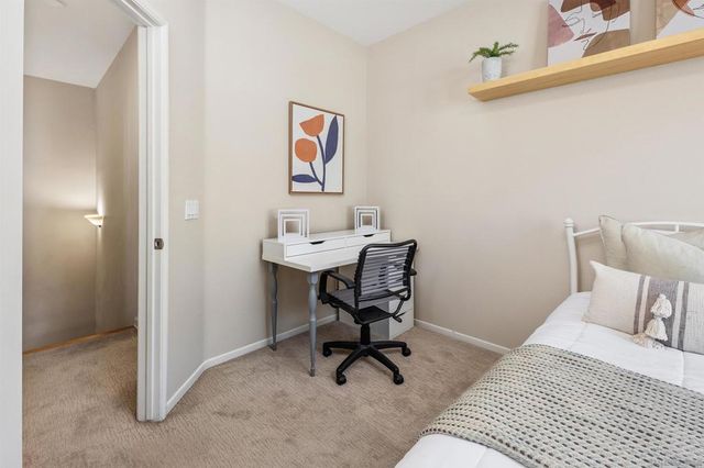 3769 Carmel View Rd 2, San Diego, CA 92130