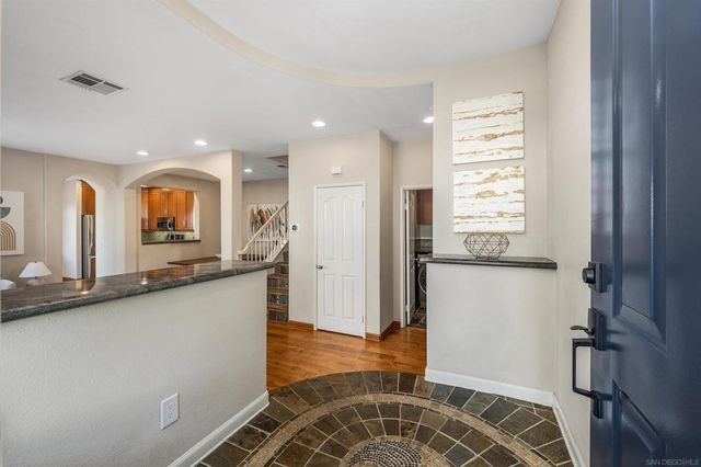 3769 Carmel View Rd 2, San Diego, CA 92130