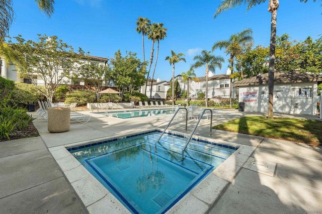 3769 Carmel View Rd 2, San Diego, CA 92130