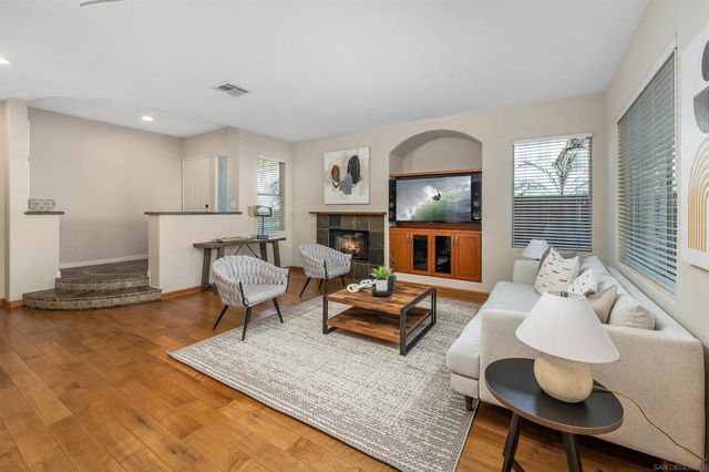 3769 Carmel View Rd 2, San Diego, CA 92130