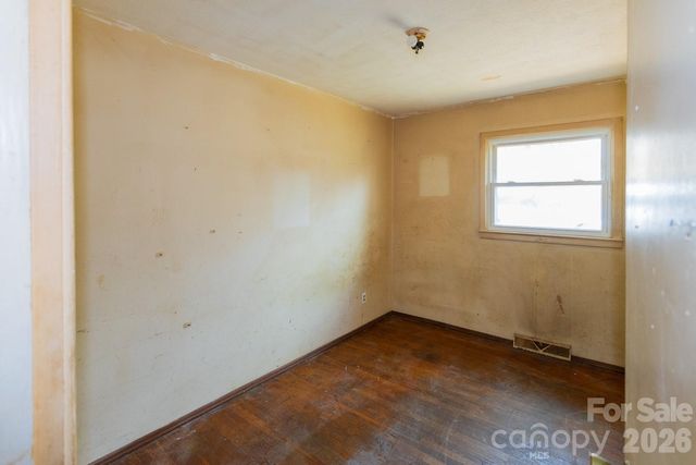 7 Main Street, Asheville, NC 28803