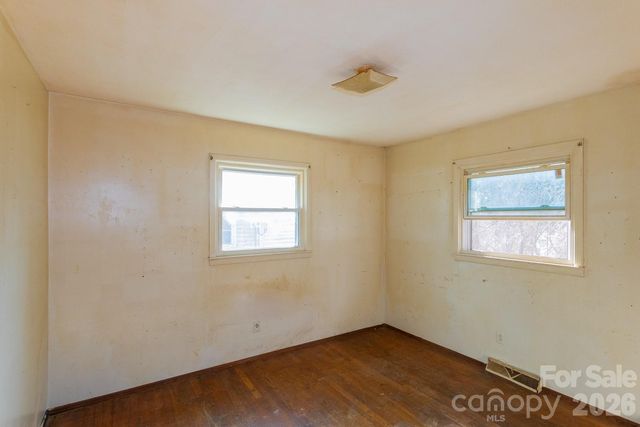 7 Main Street, Asheville, NC 28803