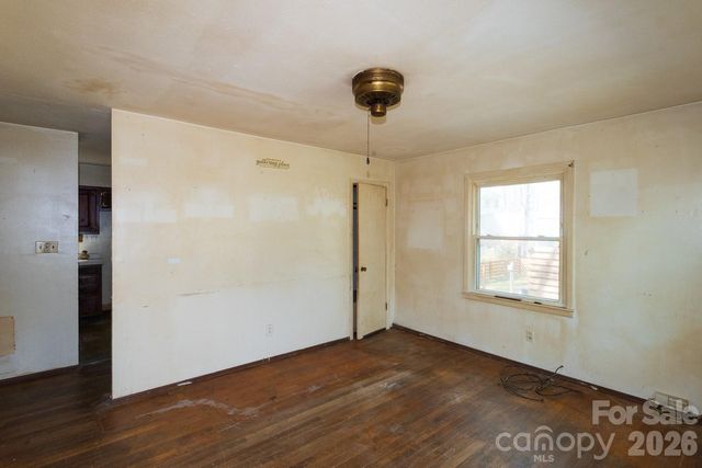 7 Main Street, Asheville, NC 28803