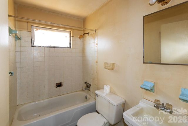 7 Main Street, Asheville, NC 28803