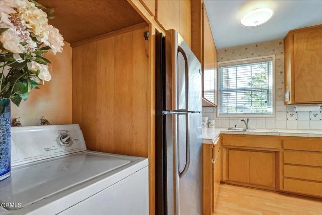 6611 DENNY Avenue, North Hollywood, CA 91606