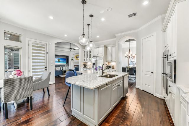 2440 Prairie Mist Lane, Friendswood, TX 77546