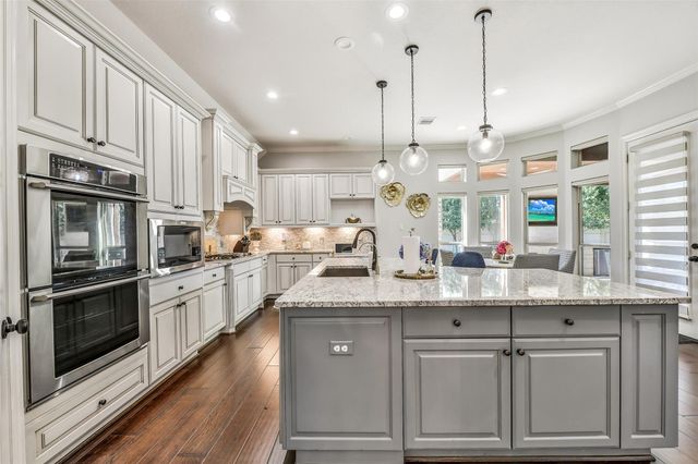 2440 Prairie Mist Lane, Friendswood, TX 77546