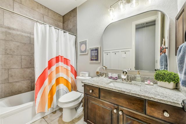 2440 Prairie Mist Lane, Friendswood, TX 77546