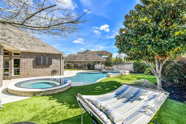 2440 Prairie Mist Lane, Friendswood, TX 77546