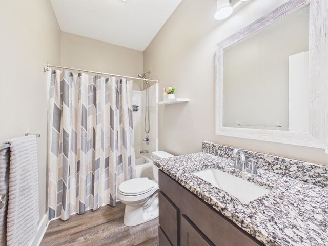 3111 E Reiss Ct, Park City, KS 67219