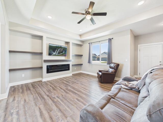 3111 E Reiss Ct, Park City, KS 67219