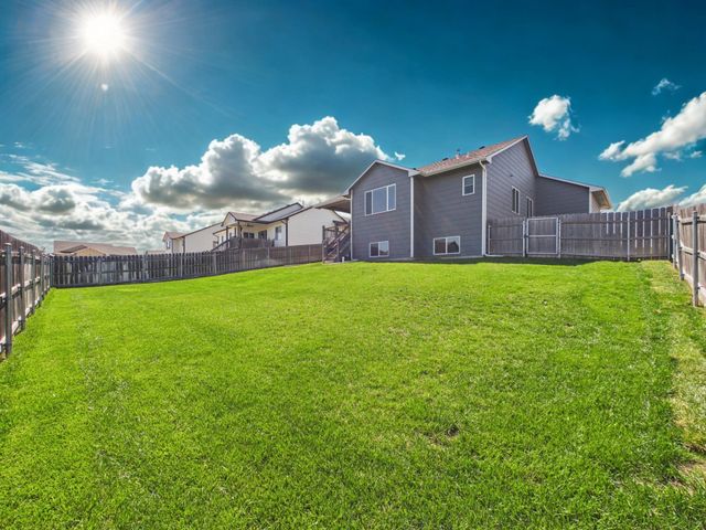 3111 E Reiss Ct, Park City, KS 67219