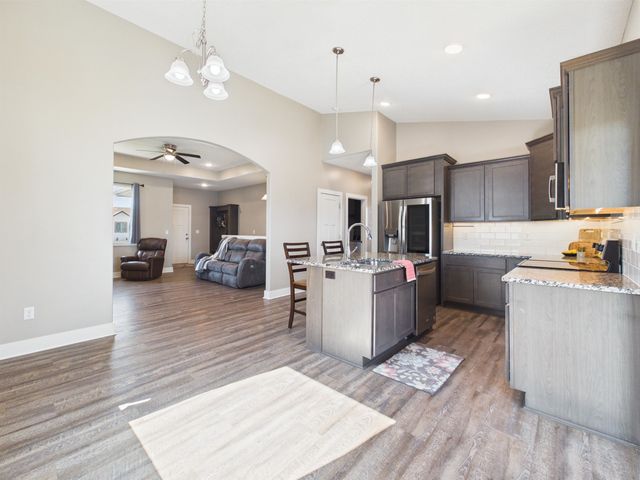 3111 E Reiss Ct, Park City, KS 67219