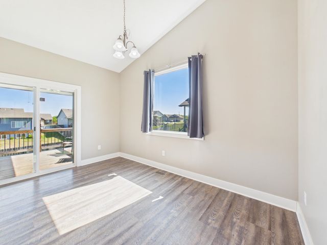 3111 E Reiss Ct, Park City, KS 67219