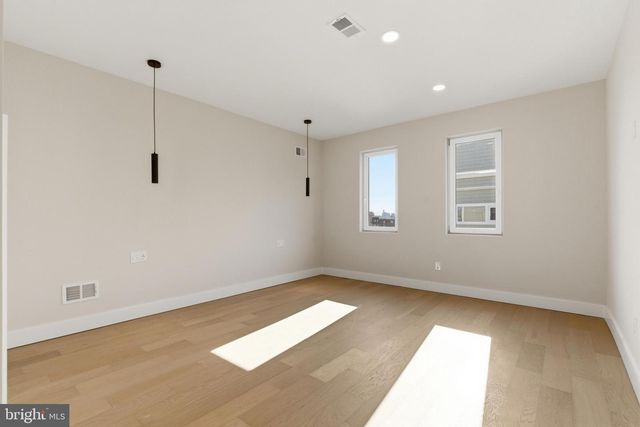 2440 E HAROLD ST, Philadelphia, PA 19125