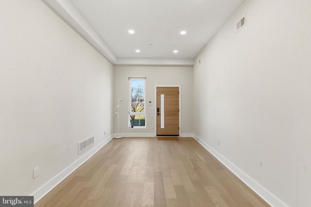 2440 E HAROLD ST, Philadelphia, PA 19125