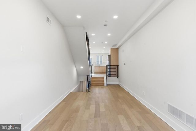 2440 E HAROLD ST, Philadelphia, PA 19125