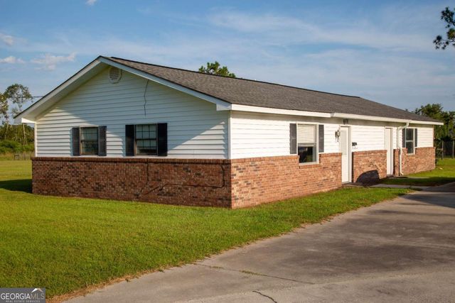 2115 Blackshear Highway, Baxley, GA 31513