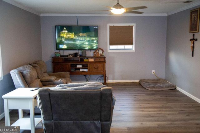 2115 Blackshear Highway, Baxley, GA 31513