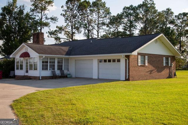 2115 Blackshear Highway, Baxley, GA 31513
