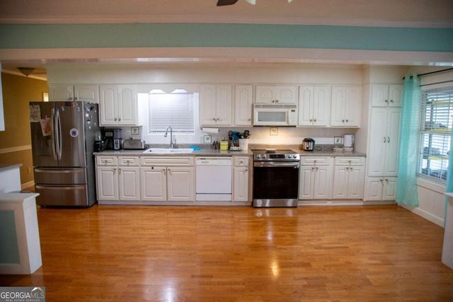 2115 Blackshear Highway, Baxley, GA 31513