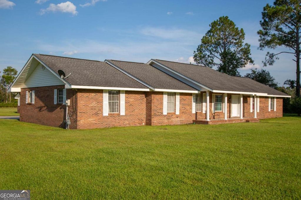 2115 Blackshear Highway, Baxley, GA 31513