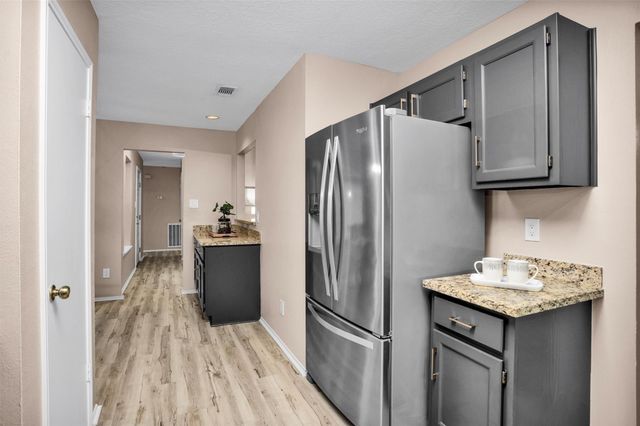 6 Spurwood Ct, Spring, TX 77381