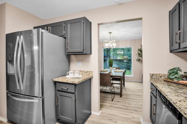 6 Spurwood Ct, Spring, TX 77381