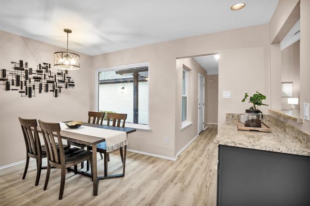 6 Spurwood Ct, Spring, TX 77381