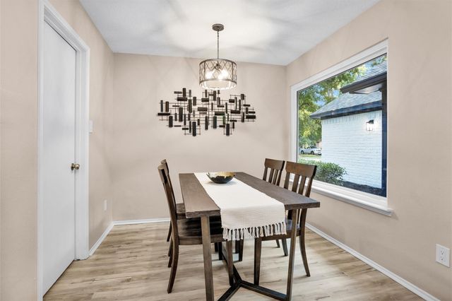 6 Spurwood Ct, Spring, TX 77381