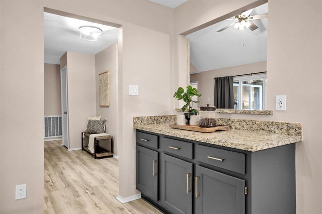 6 Spurwood Ct, Spring, TX 77381