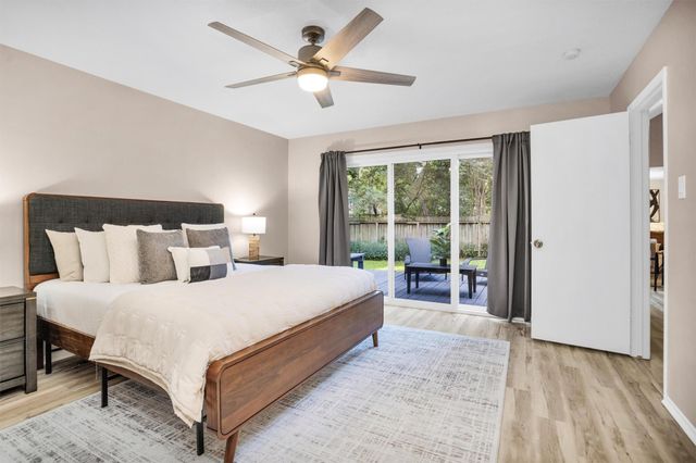6 Spurwood Ct, Spring, TX 77381