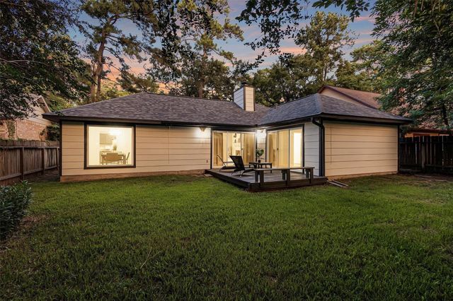 6 Spurwood Ct, Spring, TX 77381