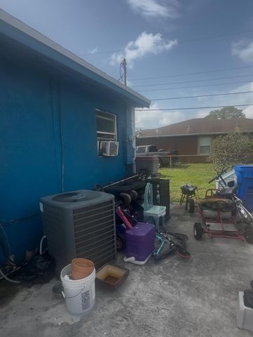 1589 NW 6th Avenue, Pompano Beach, FL 33060