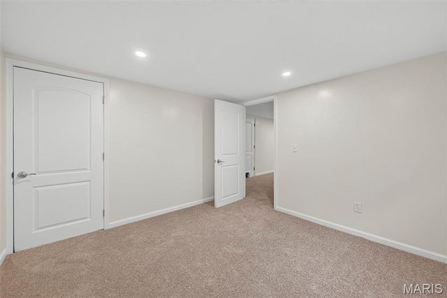915 Tavalon Avenue, Rock Hill, MO 63119
