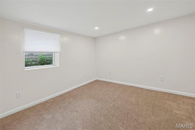 915 Tavalon Avenue, Rock Hill, MO 63119