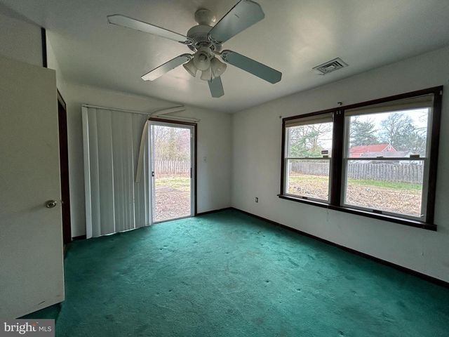 527 CHERRY LN, Lansdowne, PA 19050
