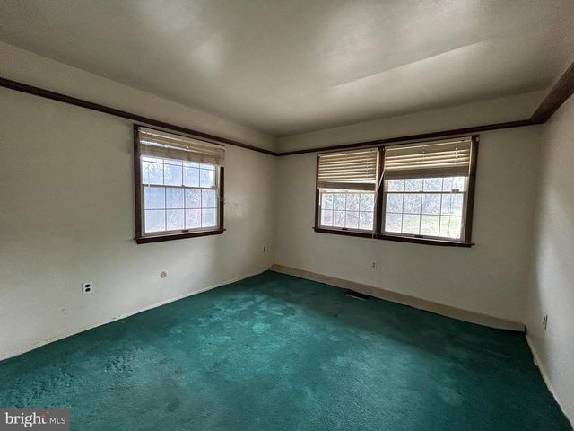 527 CHERRY LN, Lansdowne, PA 19050