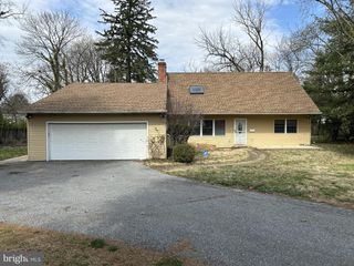 527 CHERRY LN, Lansdowne, PA 19050