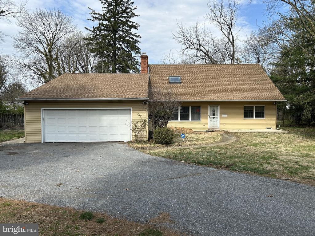 527 CHERRY LN, Lansdowne, PA 19050