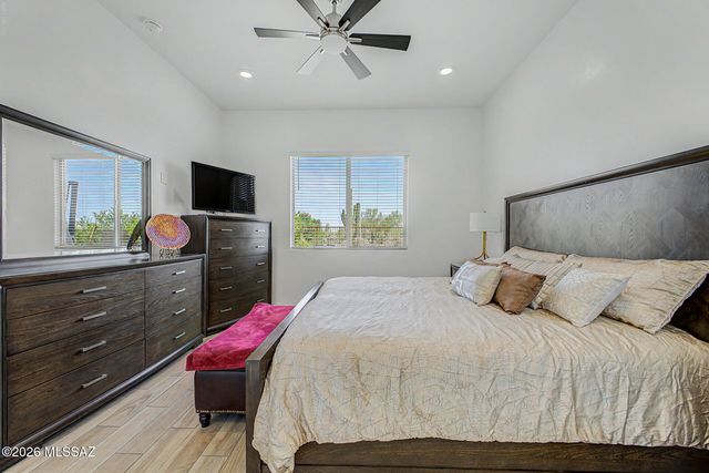 10702 N Iron Peak Drive, Oro Valley, AZ 85742