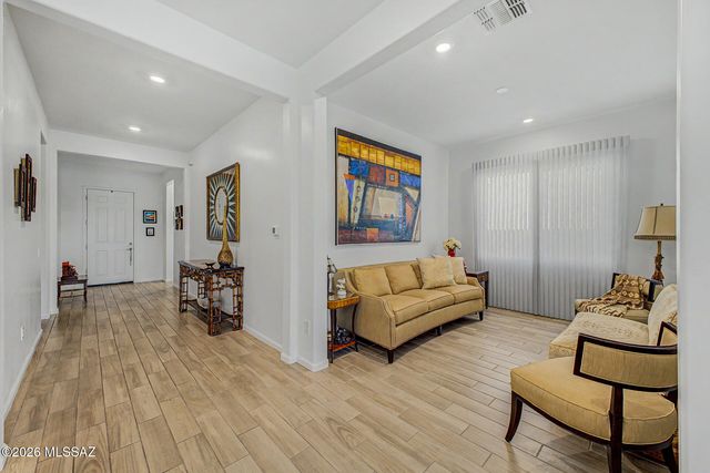 10702 N Iron Peak Drive, Oro Valley, AZ 85742