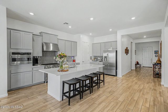 10702 N Iron Peak Drive, Oro Valley, AZ 85742