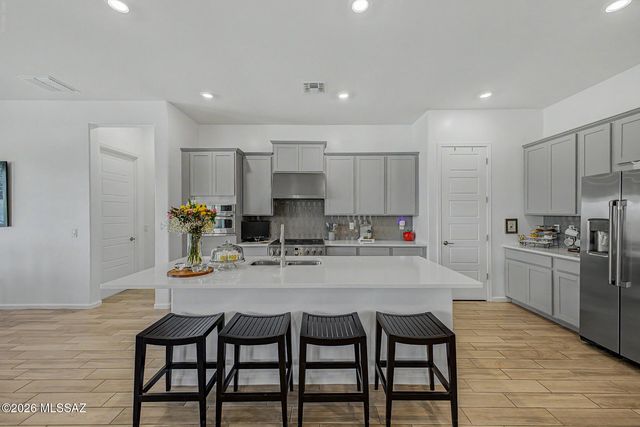10702 N Iron Peak Drive, Oro Valley, AZ 85742