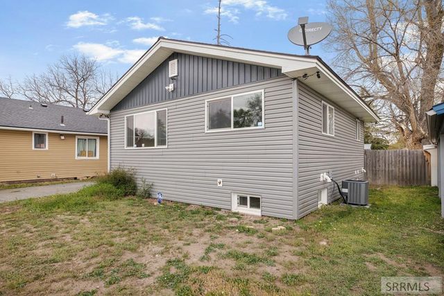 141 College Street, Idaho Falls, ID 83402