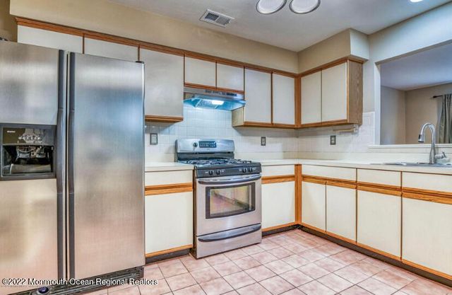 887 Crimson Court, Morganville, NJ 07751