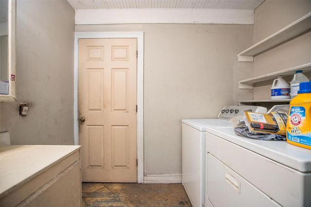 1430 E NEW YORK AVENUE, Deland, FL 32724