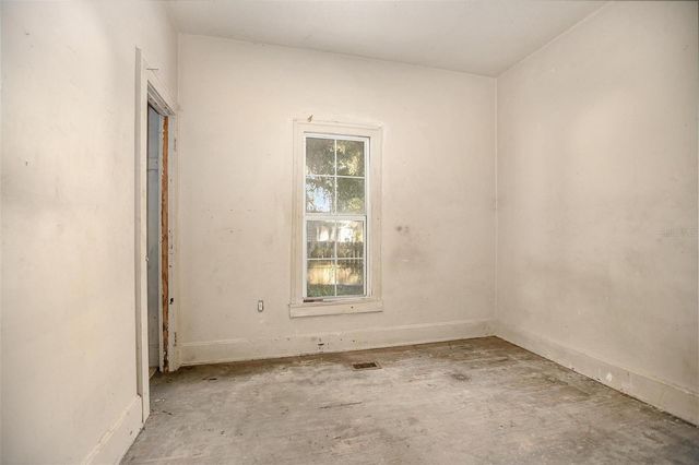 1430 E NEW YORK AVENUE, Deland, FL 32724