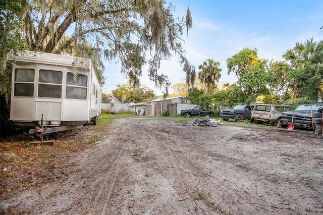 1430 E NEW YORK AVENUE, Deland, FL 32724